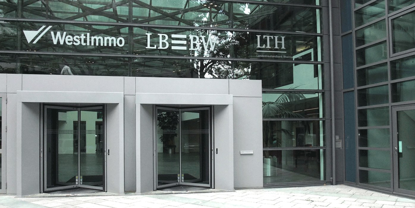 Sonnenschutzfolien an Bürogebäude